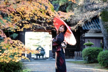 紅葉も見納めが近い金沢市内で着物撮影をしてきました【天徳院・卯辰山・主計町茶屋街】